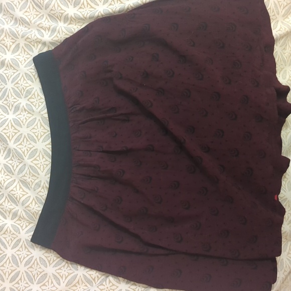 Flowy skirt with pockets - Picture 2 of 4